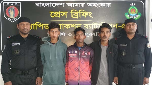 জয়পুরহাটে কিশোর গ্যাং লিডারসহ গ্রেফতার-৩
