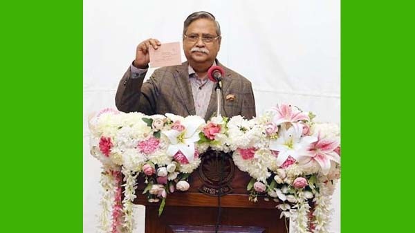 পোস্টাল ব্যালটের মাধ্যমে ভোট দিলেন রাষ্ট্রপতি