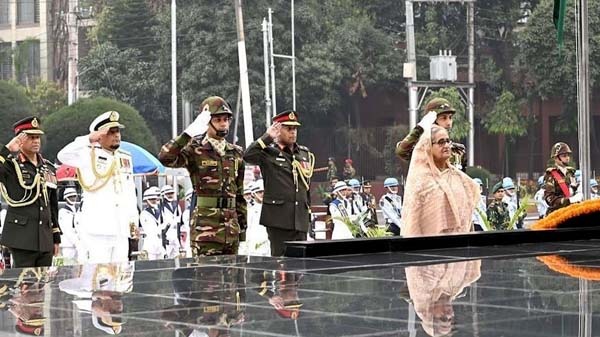 শিখা অনির্বাণে প্রধানমন্ত্রীর শ্রদ্ধা নিবেদন