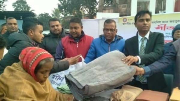 জয়পুরহাটে ৮ হাজার দুস্থ ও অসহায় শীতার্তদের মাঝে শীতবস্ত্র বিতরণ