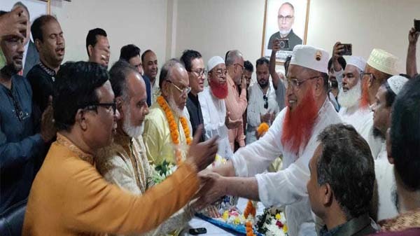 সিরাজদীখানে বিএনপির শতাধিক নেতাকর্মী আওয়ামী লীগে যোগদান