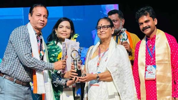 মহাত্মা গান্ধী ইন্টারন্যাশনাল পিস অ্যাওয়ার্ডে ভূষিত বাংলাদেশের সুবির চক্রবর্তী