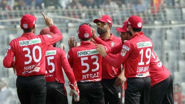 বিপিএলে কুমিল্লাকে হারিয়ে প্রথম চ্যাম্পিয়ন বরিশাল