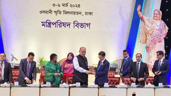 অবৈধ স্বাস্থ্যকেন্দ্র বন্ধে জেলা প্রশাসকদের সর্বাত্মক সহায়তা চাইলেন স্বাস্থ্যমন্ত্রী