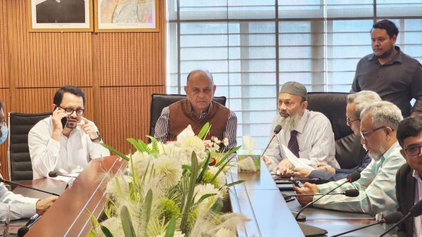 সিলিন্ডার বিস্ফোরণে দগ্ধ রোগীদের উন্নত চিকিৎসা সেবা নিয়ে বোর্ড সভা করলেন স্বাস্থ্যমন্ত্রী