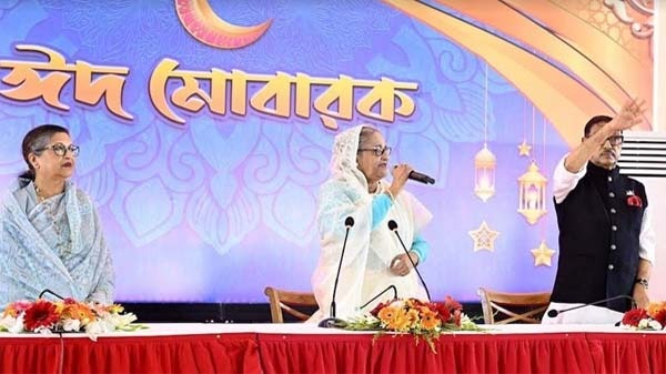 আওয়ামী লীগ ক্ষমতায় আসে জনগণকে দিতে : প্রধানমন্ত্রী