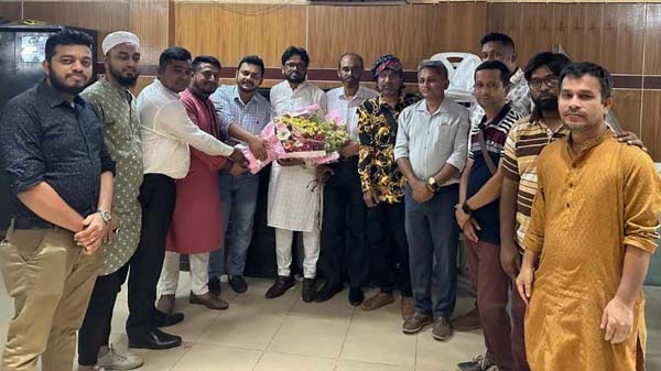 ঢাকা সাব-এডিটরস কাউন্সিল’র সাথে ঝিকুট ফাউন্ডেশনের মতবিনিময়