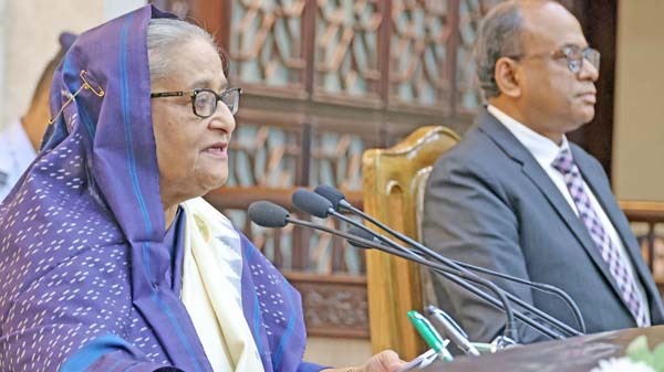 মুক্তিযোদ্ধাদের সর্বোচ্চ সম্মান দেখাতে হবে : প্রধানমন্ত্রী