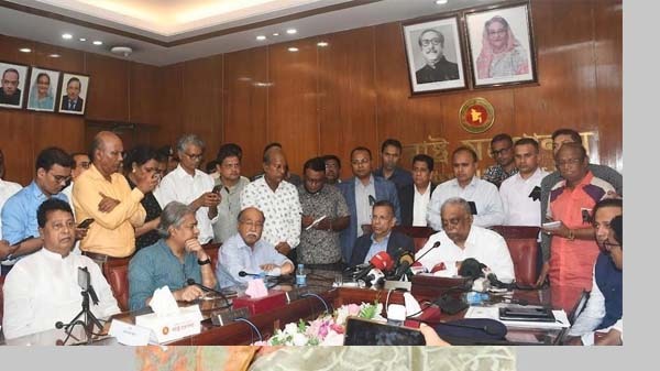 ঢাকাসহ ৪ জেলায় ১৩ ঘন্টা কারফিউ শিথিল : স্বরাষ্ট্রমন্ত্রী