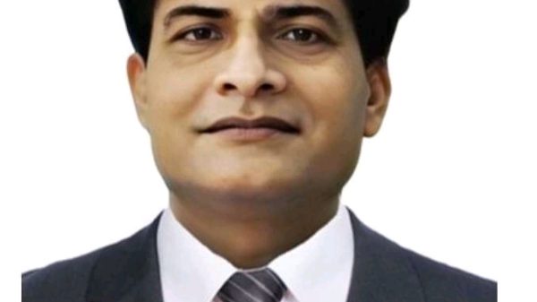 স্বরাষ্ট্র মন্ত্রণালয়ের জননিরাপত্তা বিভাগের সিনিয়র সচিবের দায়িত্ব পেলেন মো: মোকাব্বির