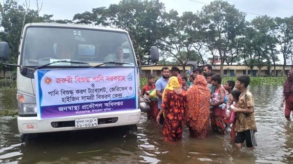 বন্যাদুর্গত এলাকায় ডিপিএইচই বিতরণ করেছে দেড় লাখ লিটার বিশুদ্ধ নিরাপদ পানি