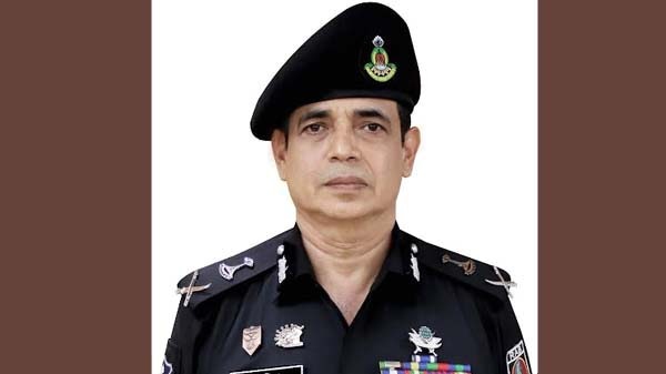 র‌্যাবের মহাপরিচালক হিসেবে দায়িত্ব নিলেন অতিরিক্ত আইজিপি শহিদুর রহমান