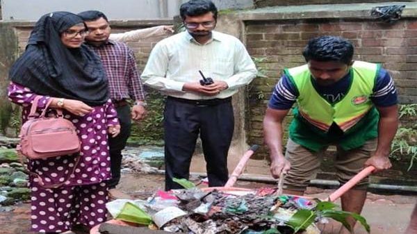 মশক নিয়ন্ত্রণে নিয়মিত কার্যক্রমের পাশাপাশি ডিএসসিসির ৭ ওয়ার্ডে চিরুনি অভিযান পরিচালনা