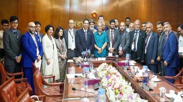 বিদেশী পর্যটকদের জন্য ভিসা প্রক্রিয়া সহজীকরণের আশ্বাস স্বরাষ্ট্র উপদেষ্টার