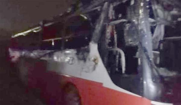 সাভারে চলন্ত বাসে এসি বিস্ফোরণে আগুন