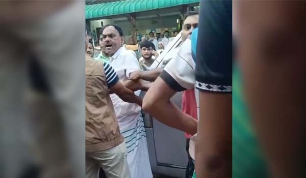 সিরাজদিখানে ডিবি পুলিশ পিটিয়ে আসামী ছিনতাইয়ের ঘটনায় ১৭ জনকে আসামী করে মামলা