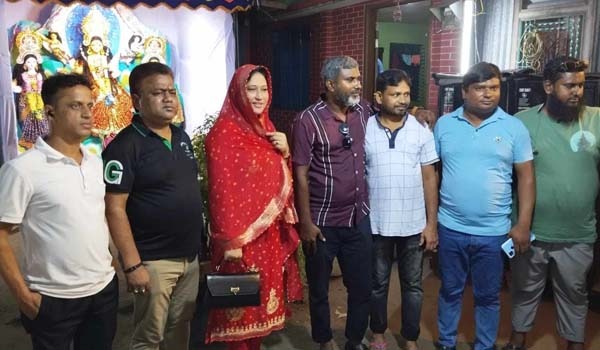 সিরাজদিখানে জান্নাতুল ফেরদৌস লাকি’র লক্ষ্মী পূজা পরিদর্শন