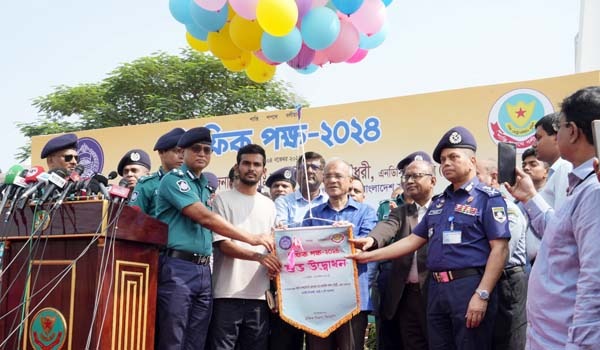 জনসাধারণকে সচেতন এবং সম্পৃক্ত করার মাধ্যমেই ট্রাফিক শৃঙ্খলার উন্নয়ন সম্ভব : স্বরাষ্ট্র উপদেষ্টা