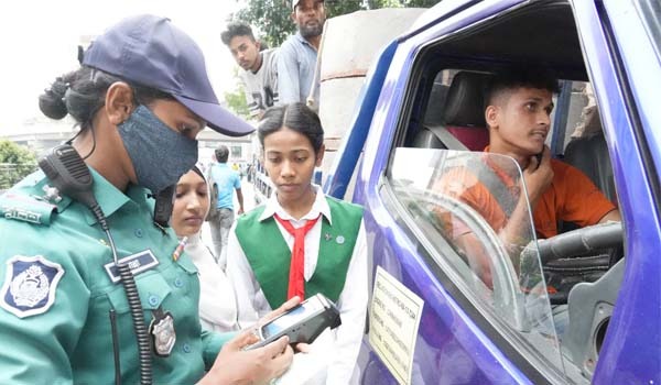 ট্রাফিক আইন লঙ্ঘনে ডিএমপির ১৭৩১ মামলা