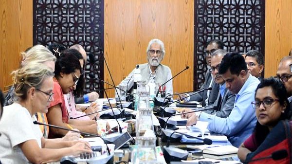 নিজ দেশের মানুষের বিরুদ্ধে বুলেট ব্যবহার করা যায় না : স্থানীয় সরকার উপদেষ্টা