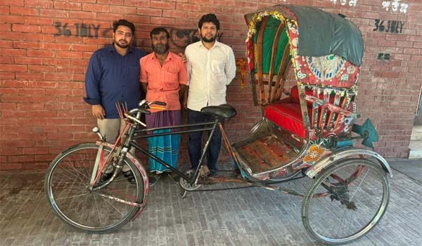 শহিদ গোলাম নাফিজের দেহ বহনকারী সেই রিকশাটি গণভবনের স্মৃতি জাদুঘরে