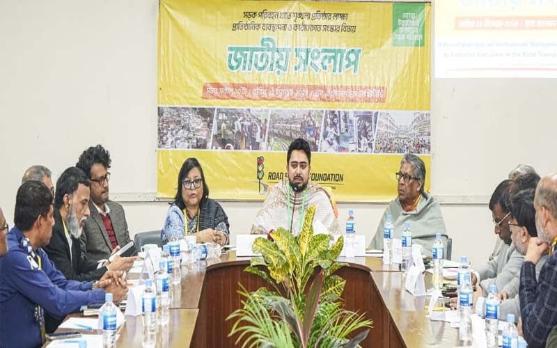 বিগত সরকারের কথিত উন্নয়নকে চ্যালেঞ্জ করে নিরাপদ সড়ক আন্দোলন গড়ে উঠেছিল : তথ্য ও সম্প্রচার উপদেষ্টা