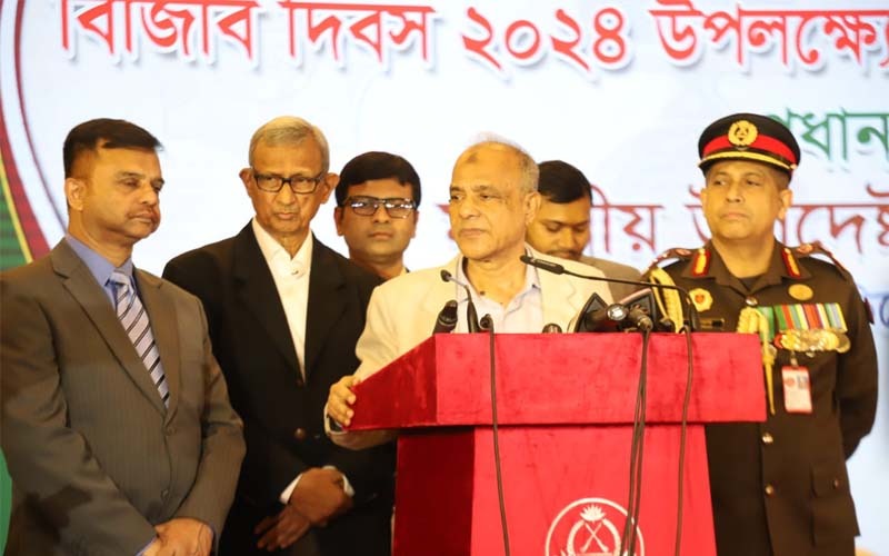 বিডিআর হত্যাকাণ্ড তদন্তে ৭ সদস্যের কমিশন গঠন করা হয়েছে : স্বরাষ্ট্র উপদেষ্টা