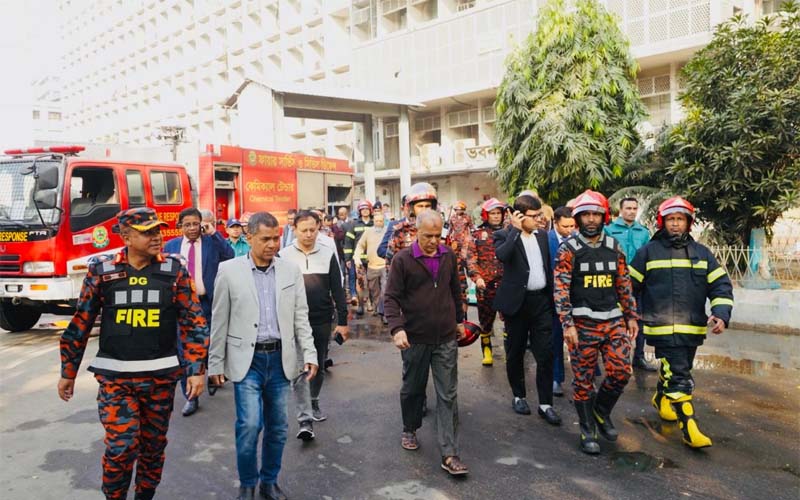 সচিবালয়ের ৭ নম্বর ভবনে আগুনের ঘটনায় উচ্চ ক্ষমতাসম্পন্ন তদন্ত কমিটি গঠন করা হচ্ছে : স্বরাষ্ট্র উপদেষ্টা