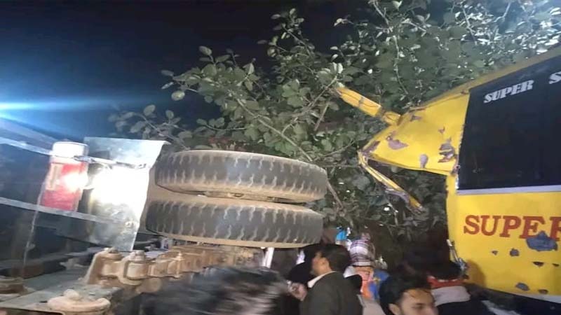 নন্দীগ্রামে বাস-ট্রাক সংঘর্ষে আহত-১