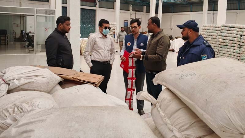 সিরাজদিখানে ভ্রাম্যমাণ আদালত পরিচালনা করে ২৫ হাজার টাকা জরিমানা আদায়