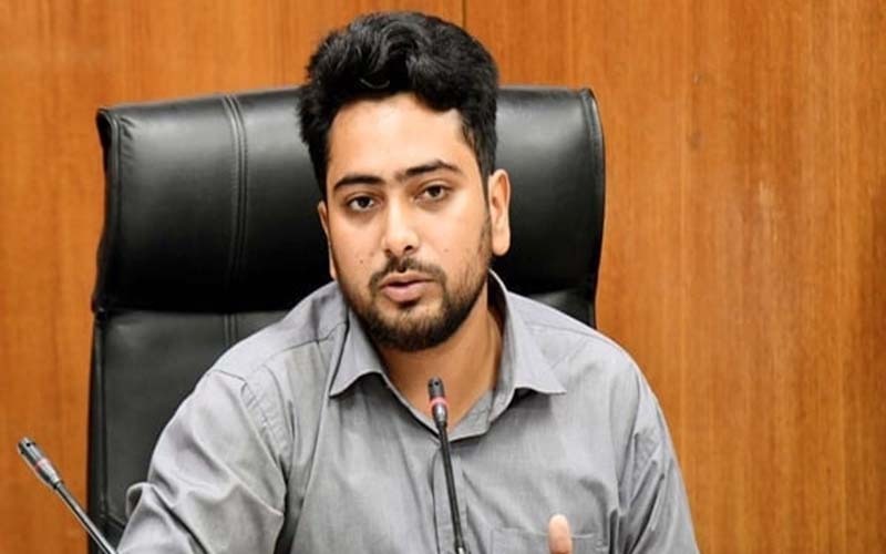 সরকারি দপ্তরে তদবির বন্ধে সচিবদের উদ্দেশে তথ্য উপদেষ্টার আধা-সরকারি পত্র