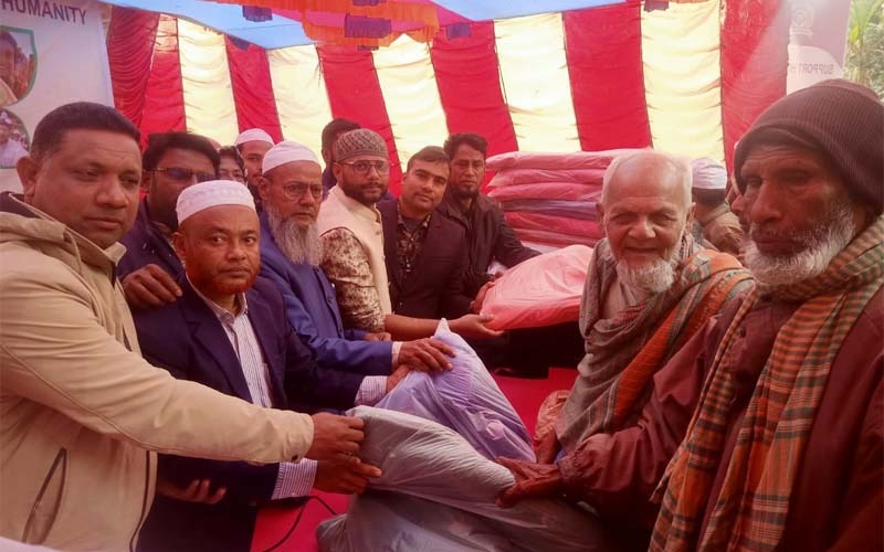 সাতক্ষীরায় ‘সাপোর্ট হিউম্যানিটি’র উদ্যোগে হত দরিদ্রদের মাঝে শীতবস্ত্র বিতারণ