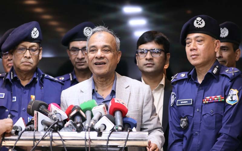 নদীমাতৃক দেশ হওয়ায় বাংলাদেশে নৌ-পুলিশের প্রয়োজনীয়তা অনেক বেশি : স্বরাষ্ট্র উপদেষ্টা