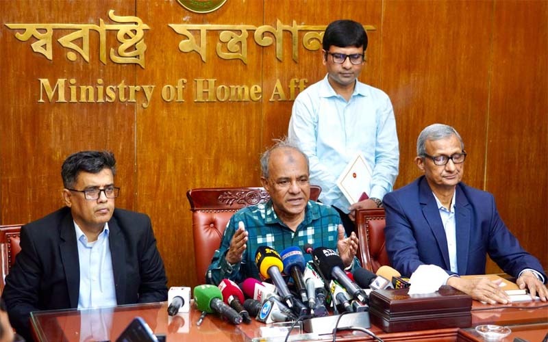 আইনশৃঙ্খলার উন্নয়নে অপারেশন আরো জোরদার করা হচ্ছে : স্বরাষ্ট্র উপদেষ্টা