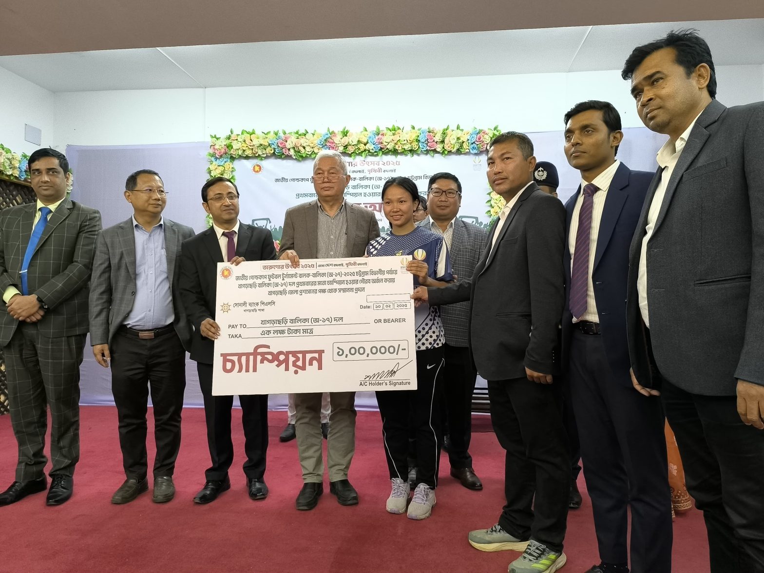 রূপনা চাকমা ও মনিকা চাকমার মতো প্রতিভাময়ী হতে হবে : পার্বত্য উপদেষ্টা