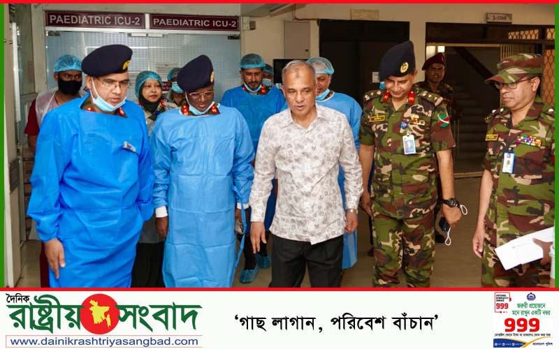 মাগুরায় ধর্ষণের শিকার শিশুটিকে দেখতে সিএমএইচে স্বরাষ্ট্র উপদেষ্টা